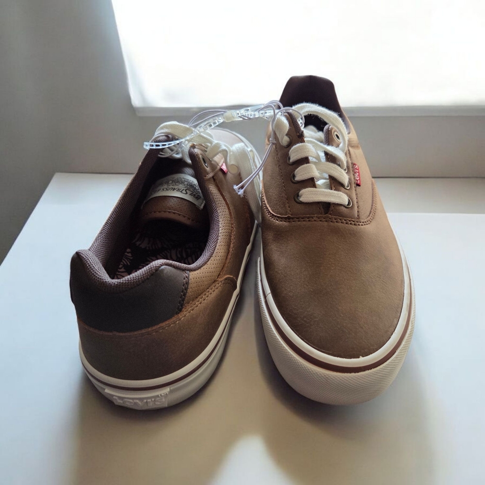 Levi's Men's Brown and White Casual Sneakers